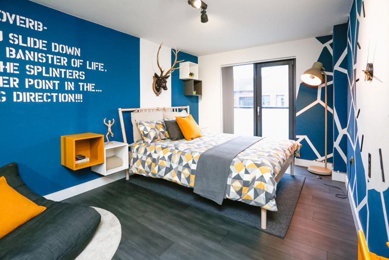 Funky City Apartment - Secure Parking - Wifi - Sleeps 6 - No Parties Belfast Exterior photo