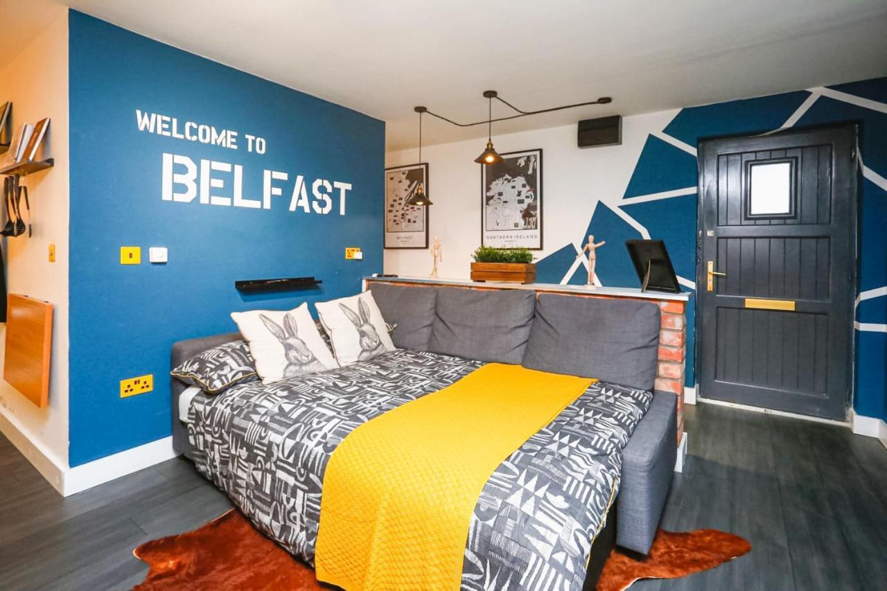 Funky City Apartment - Secure Parking - Wifi - Sleeps 6 - No Parties Belfast Exterior photo