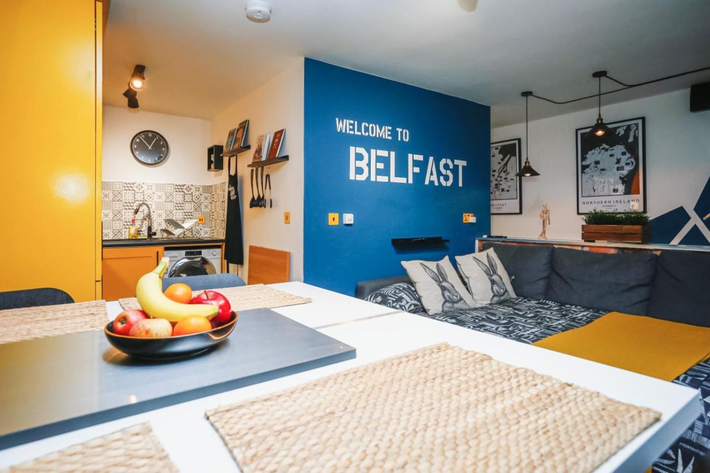 Funky City Apartment - Secure Parking - Wifi - Sleeps 6 - No Parties Belfast Exterior photo