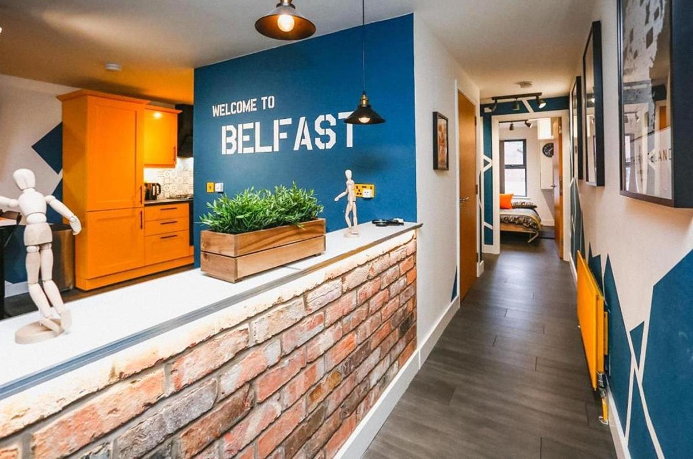 Funky City Apartment - Secure Parking - Wifi - Sleeps 6 - No Parties Belfast Exterior photo